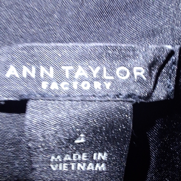 Elegant Ann Taylor Factory Black Sleeveless Sheath Dress In A Size 4 . EUC. - Picture 2 of 9